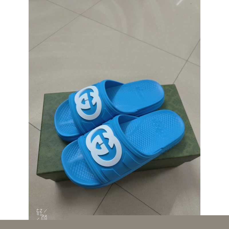 G*u*i slippers